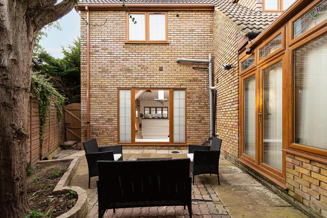 Boutique Green Acre Views Slough Exterior foto